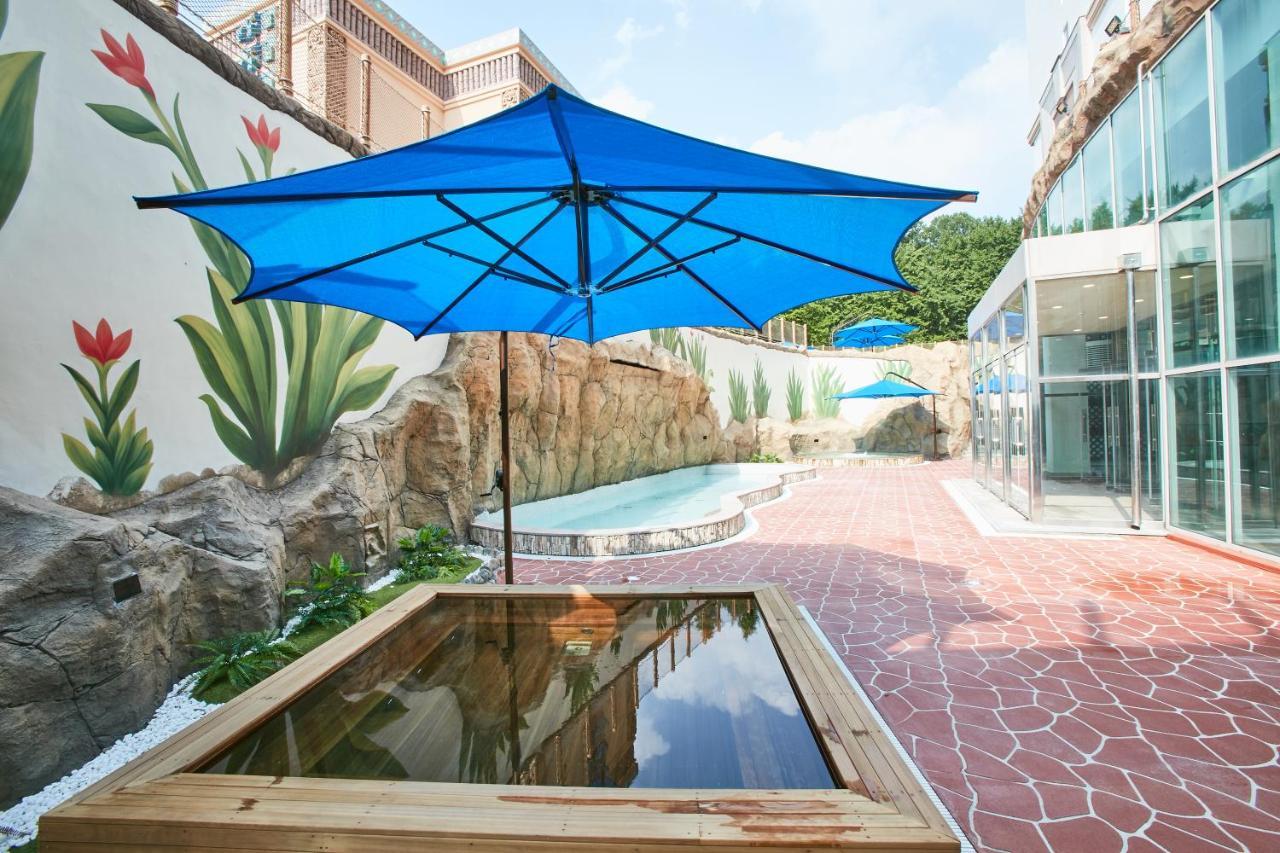 Island Castle Hotel & Waterpark Uijeongbu Exterior foto